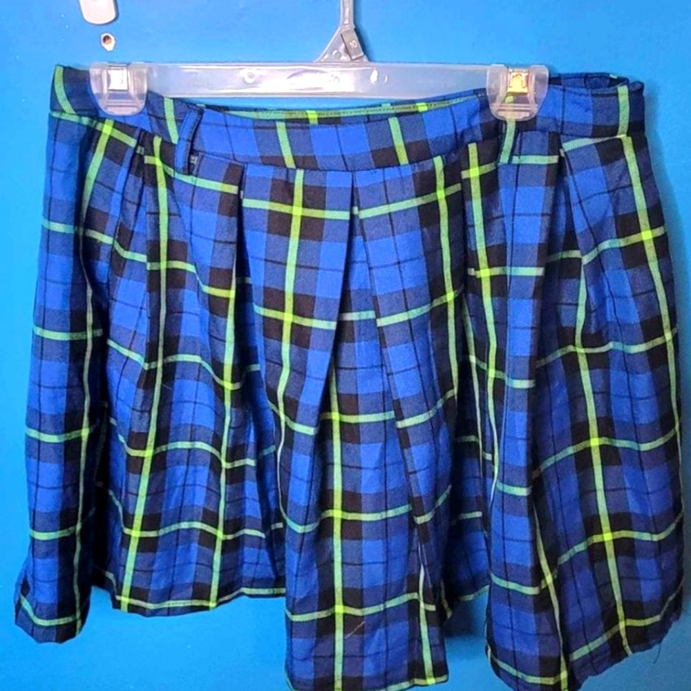 Preowned Hot Topic green & blue plaid skirt size large